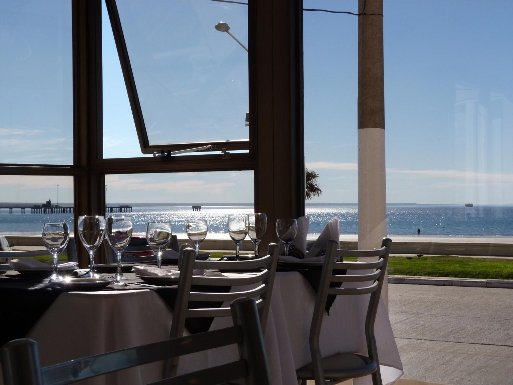Costanera Hotel Пуерто Мадрин Екстериор снимка